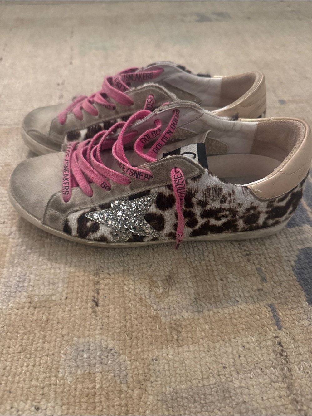 Golden Goose Sneakers with Pink Laces - Picture 2 of 3